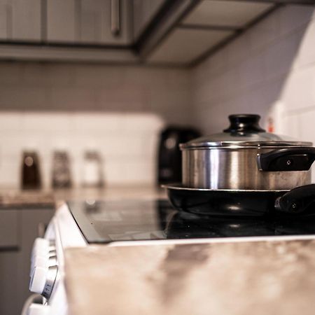 Central Apartment In Belfast City Centre - Sleeps 5 People エクステリア 写真